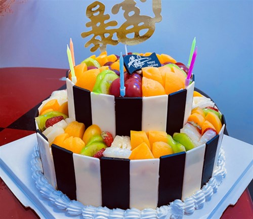 銳誠(chéng)生日會(huì)，壽星也是帥帥的銷(xiāo)冠哦~